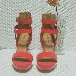 JustFab platform coral sz 6.5